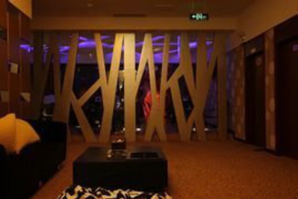 广州夜幕下最受欢迎的交谊舞活动